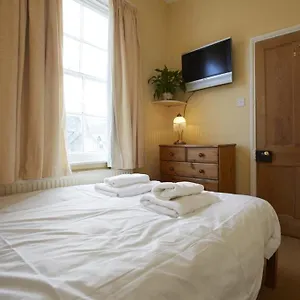  Holiday home 27 George Street